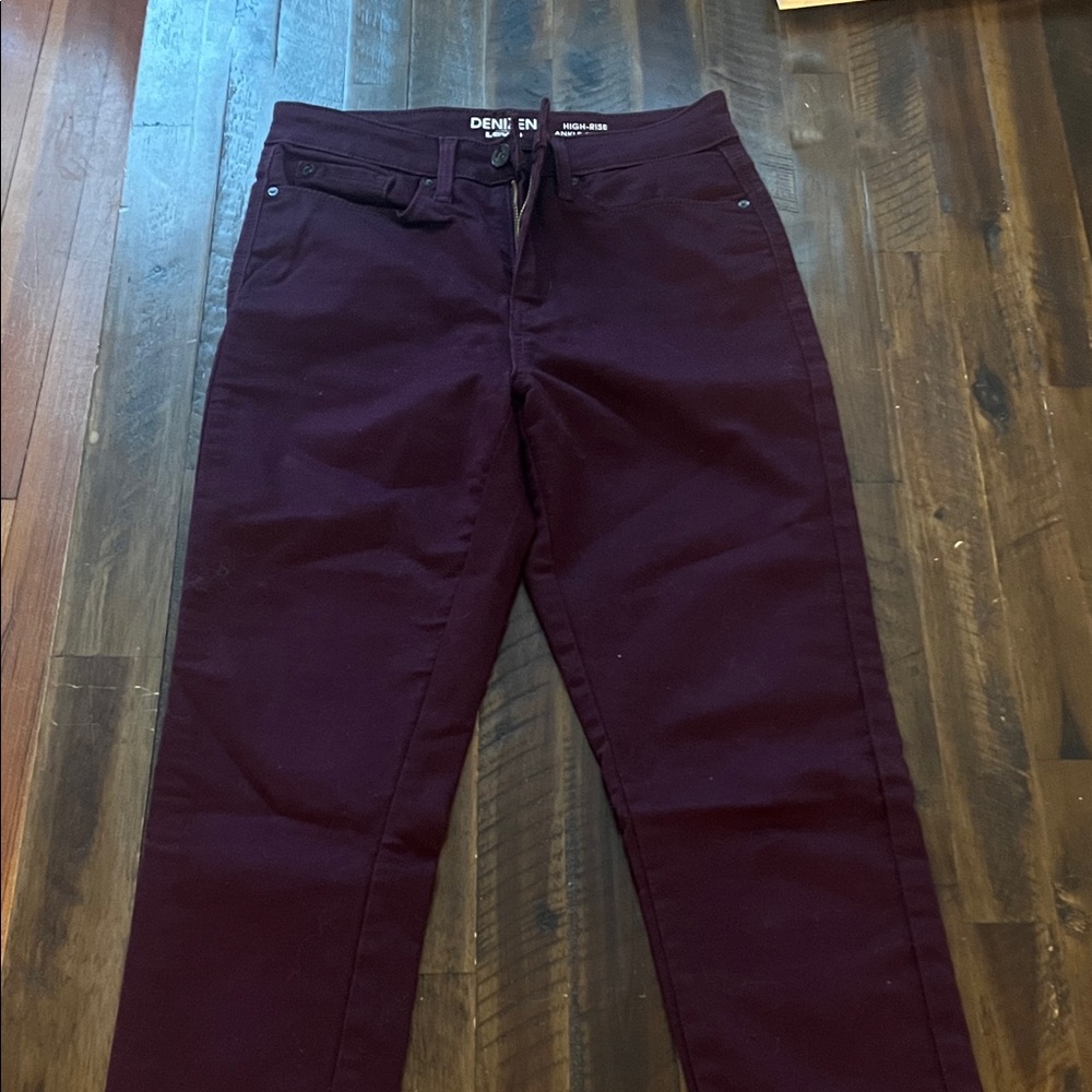 Levi's Women's Dark Purple Straight Leg Jeans